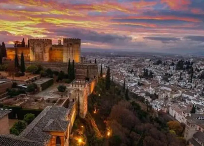 Doble Con Terraza En El Albayzin 아파트